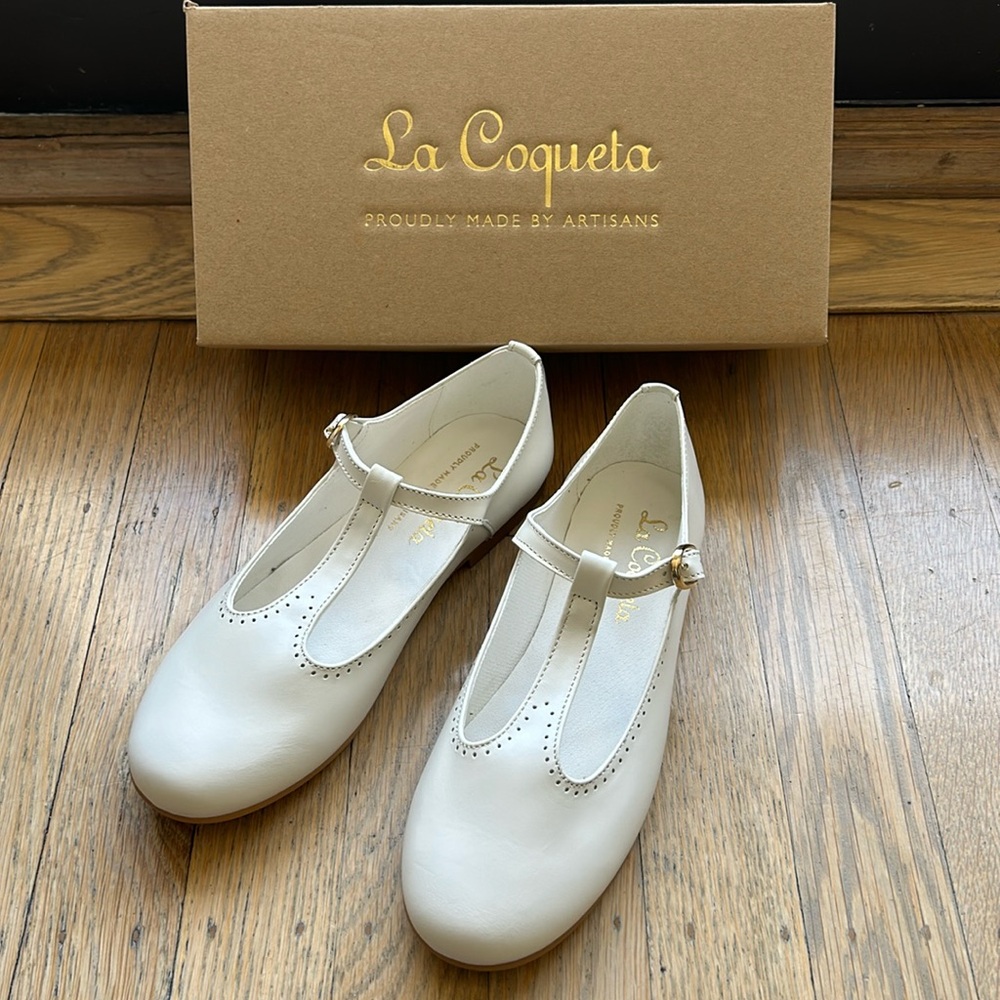 Brand new girls size 33 (US 2) ivory La Coqueta shoes.